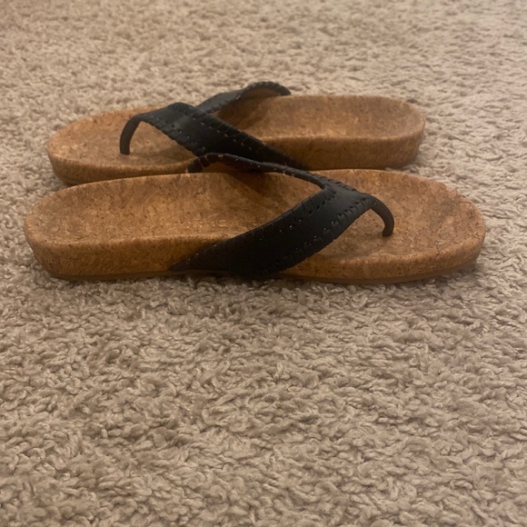 JACK ROGERS
Thelma Comfort Leather Flip Flops Size 6.5 - Picture 3 of 8